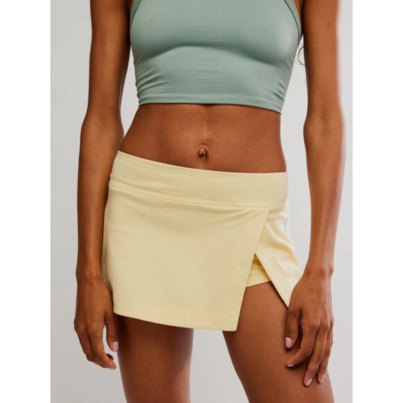 FREE PEOPLE Movement Hot Shot Mini Skort in Sunny Yellow Size Medium - Picture 1 of 8